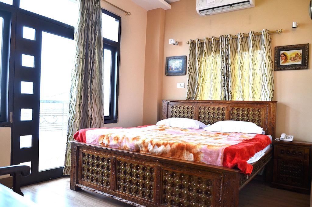 Ganga Monastery Bed & Breakfast Varanasi Exterior photo